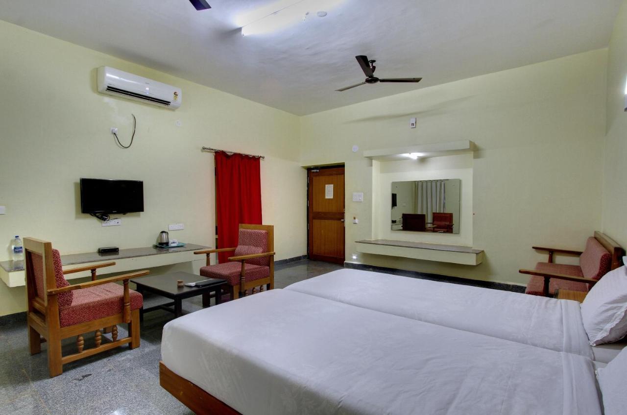 Kanthi Resorts Badami Bagalkot Exterior foto