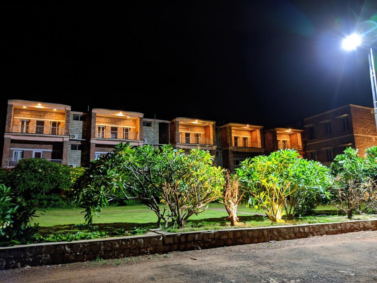Kanthi Resorts Badami Bagalkot Exterior foto